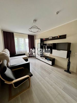 Продам трехкомнатную (3-комн.) квартиру, Даниила Хармса ул, 7, Санкт-Петербург г