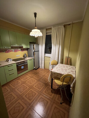 Продам двухкомнатную (2-комн.) квартиру, Матроса Железняка б-р, 30к2, Москва г