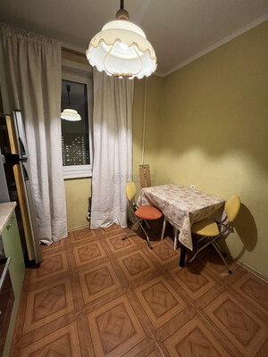 Продам двухкомнатную (2-комн.) квартиру, Матроса Железняка б-р, 30к2, Москва г