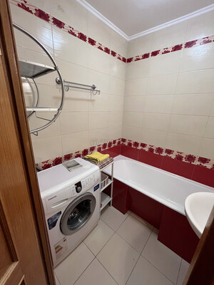 Продам двухкомнатную (2-комн.) квартиру, Матроса Железняка б-р, 30к2, Москва г