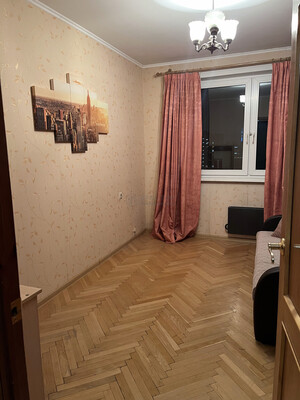 Продам двухкомнатную (2-комн.) квартиру, Матроса Железняка б-р, 30к2, Москва г