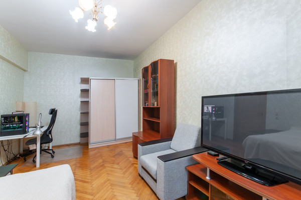 Продам однокомнатную (1-комн.) квартиру, Черняховского ул, 15к1, Москва г