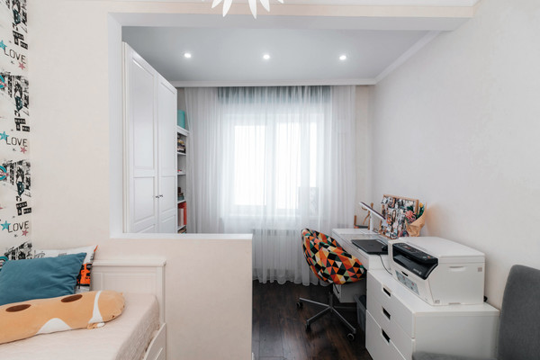 Продам трехкомнатную (3-комн.) квартиру, Коминтерна ул, 17, Ханты-Мансийск г