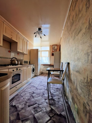 Продам трехкомнатную (3-комн.) квартиру, Морская ул, 68, Волгодонск г