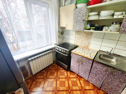 Продам двухкомнатную (2-комн.) квартиру, Тотмина ул, 8в, Красноярск г