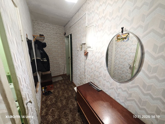 Продам двухкомнатную (2-комн.) квартиру, Полярные Зори ул, 7, Мурманск г