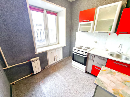 Продам двухкомнатную (2-комн.) квартиру, Профсоюзов ул, 32, Красноярск г