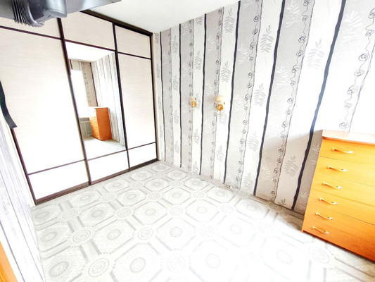 Продам двухкомнатную (2-комн.) квартиру, Профсоюзов ул, 32, Красноярск г