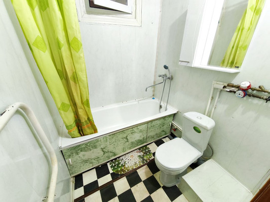 Продам двухкомнатную (2-комн.) квартиру, Профсоюзов ул, 32, Красноярск г