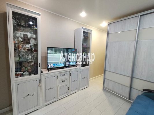 Продам однокомнатную (1-комн.) квартиру, Воронцовский б-р, 17, Мурино п