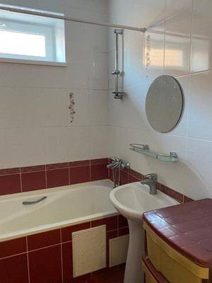 Продам двухкомнатную (2-комн.) квартиру, Кати Соловьяновой ул, 120, Анапа г