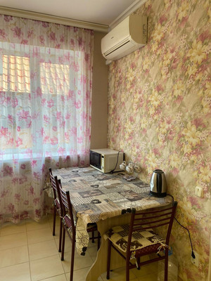 Продам двухкомнатную (2-комн.) квартиру, Кати Соловьяновой ул, 120, Анапа г