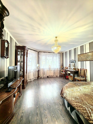 Продам двухкомнатную (2-комн.) квартиру, Маршала Савицкого ул, 16, Москва г