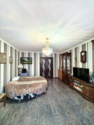 Продам двухкомнатную (2-комн.) квартиру, Маршала Савицкого ул, 16, Москва г