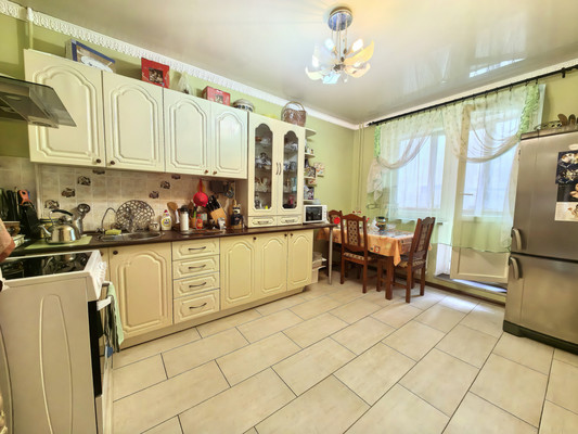 Продам двухкомнатную (2-комн.) квартиру, Маршала Савицкого ул, 16, Москва г