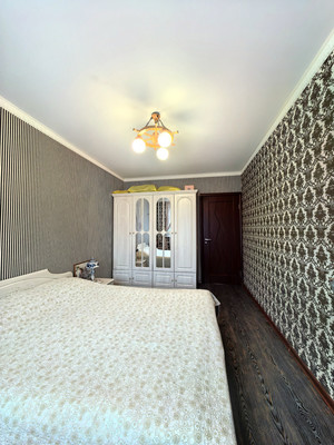 Продам двухкомнатную (2-комн.) квартиру, Маршала Савицкого ул, 16, Москва г