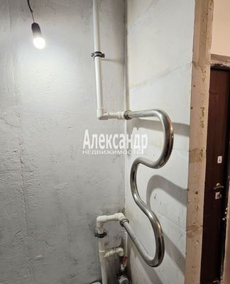 Продам однокомнатную (1-комн.) квартиру, Пушкинская ул, 23, Шушары п