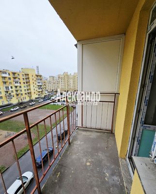 Продам однокомнатную (1-комн.) квартиру, Пушкинская ул, 23, Шушары п