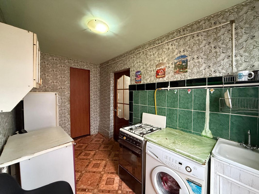 Продам трехкомнатную (3-комн.) квартиру, Калинина ул, 262, Нальчик г