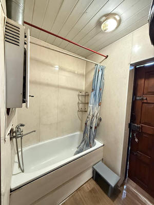 Продам трехкомнатную (3-комн.) квартиру, Калинина ул, 262, Нальчик г