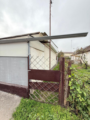 Продам трехкомнатную (3-комн.) квартиру, Калинина ул, 262, Нальчик г