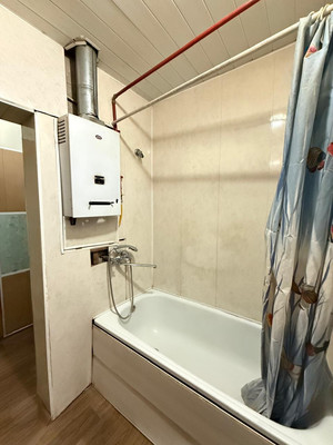 Продам трехкомнатную (3-комн.) квартиру, Калинина ул, 262, Нальчик г