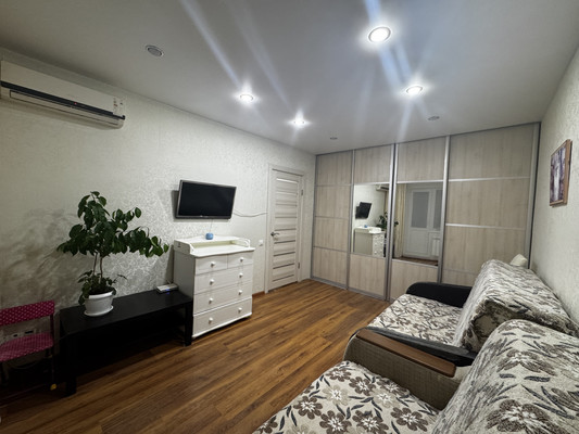 Продам однокомнатную (1-комн.) квартиру, Внуковский мкр, 10, Дмитров г