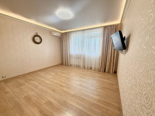 Продам однокомнатную (1-комн.) квартиру, Сибгата Хакима ул, 7, Казань г