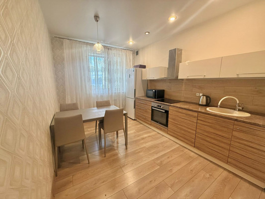 Продам однокомнатную (1-комн.) квартиру, Сибгата Хакима ул, 7, Казань г