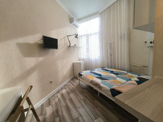 Продам однокомнатную (1-комн.) квартиру, Крымская ул, 22к7, Геленджик г