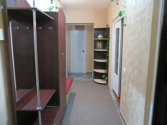 Продам трехкомнатную (3-комн.) квартиру, Победы пр-кт, 24, Симферополь г