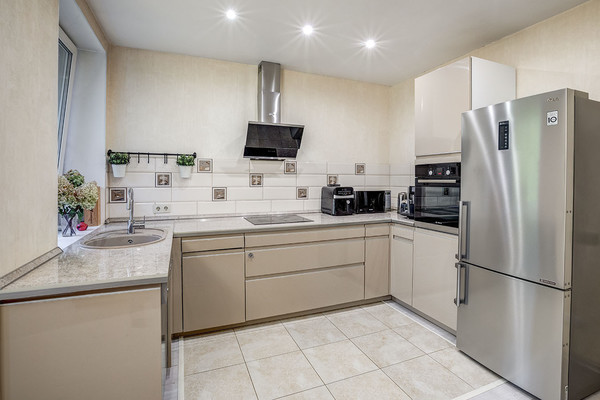 Продам трехкомнатную (3-комн.) квартиру, Гранитная ул, 46Ак3, Санкт-Петербург г