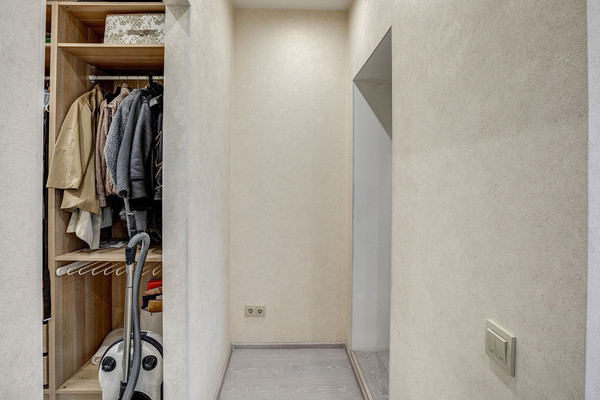 Продам трехкомнатную (3-комн.) квартиру, Гранитная ул, 46Ак3, Санкт-Петербург г