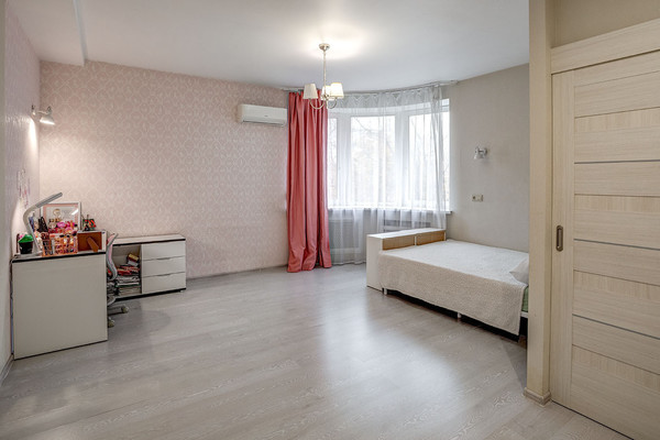 Продам трехкомнатную (3-комн.) квартиру, Гранитная ул, 46Ак3, Санкт-Петербург г