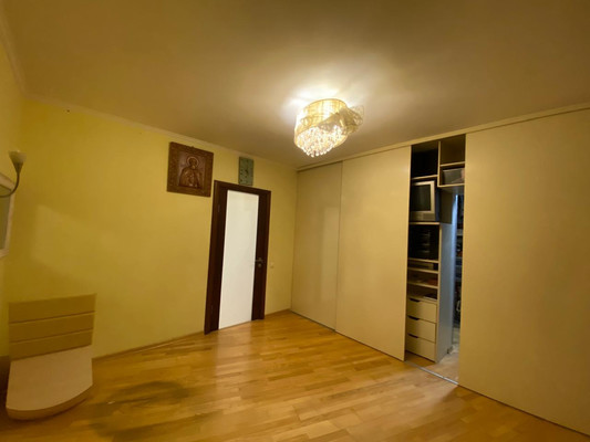 Продам трехкомнатную (3-комн.) квартиру, Академика Варги ул, 3, Москва г