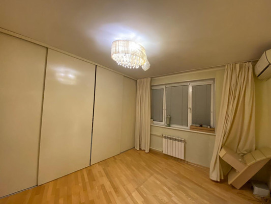 Продам трехкомнатную (3-комн.) квартиру, Академика Варги ул, 3, Москва г