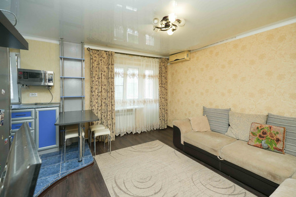 Продам двухкомнатную (2-комн.) квартиру, Офицерская ул, 43, Краснодар г