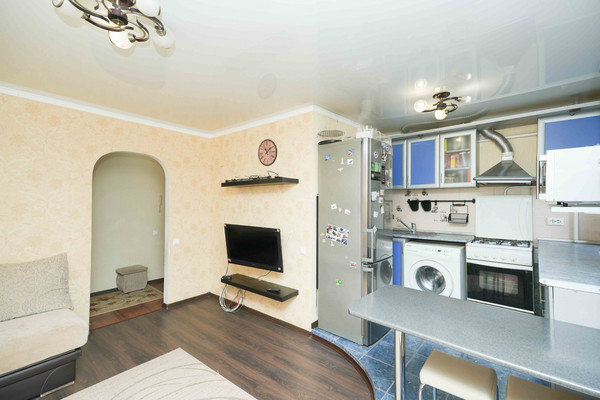 Продам двухкомнатную (2-комн.) квартиру, Офицерская ул, 43, Краснодар г