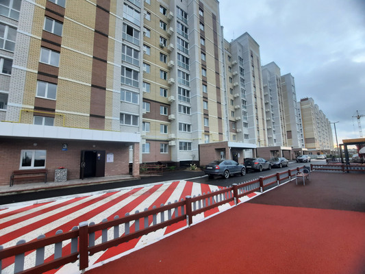 Продам двухкомнатную (2-комн.) квартиру, Дмитрия Средина ул, 3, Медведево пгт