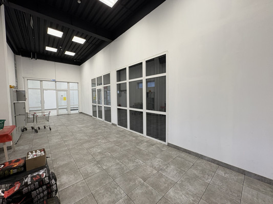 Сдам коммерческое помещение 324 м2, Яблочная ул, 3ак1, Калининград г