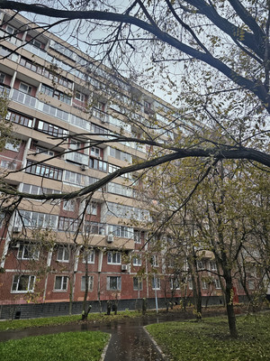 Продам однокомнатную (1-комн.) квартиру, Волжский б-р, 114Ак7, Москва г