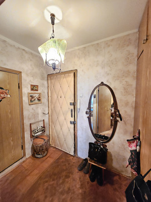 Продам однокомнатную (1-комн.) квартиру, Волжский б-р, 114Ак7, Москва г