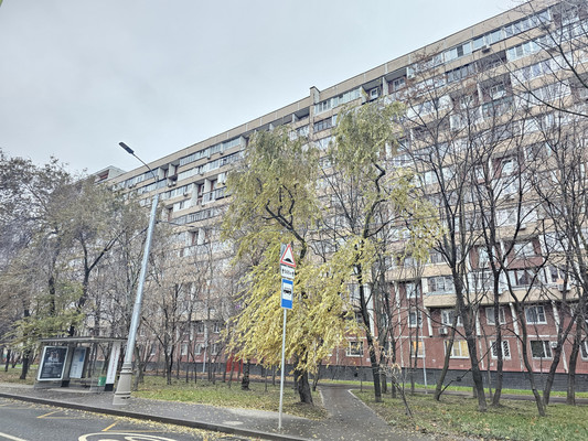 Продам однокомнатную (1-комн.) квартиру, Волжский б-р, 114Ак7, Москва г