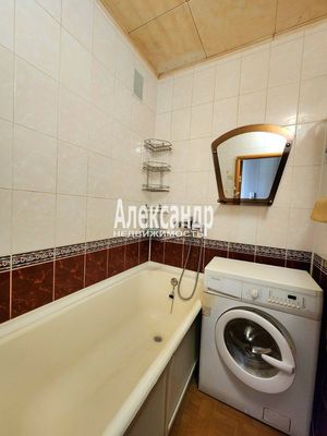 Продам многокомнатную квартиру, Ленина пр-кт, 24, Кириши г