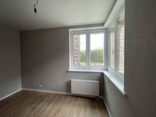 Продам многокомнатную квартиру, Цветочная ул, 2к4, Дудкино д