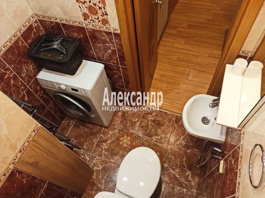 Продам трехкомнатную (3-комн.) квартиру, Седова ул, 42к2, Санкт-Петербург г