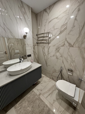 Продам трехкомнатную (3-комн.) квартиру, Сибгата Хакима ул, 51, Казань г