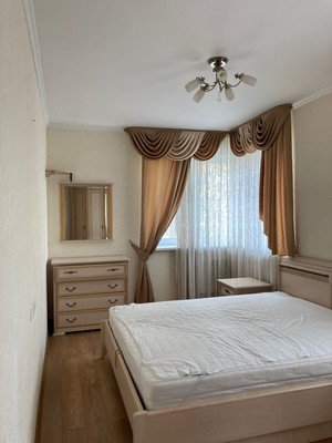 Продам трехкомнатную (3-комн.) квартиру, Ясная ул, 5, Коммунарка п