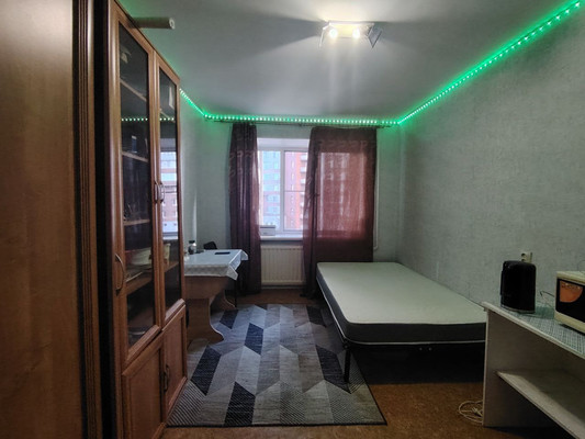 Сдам комнату в 6-комн. квартире, Есенина ул, 30, Санкт-Петербург г