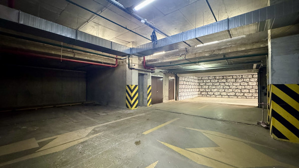 Продам машиноместо 10 м2, Шарданова ул, 52ка, Нальчик г